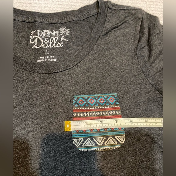 Sirens & Dolls Gey T-Shirt with Colorful Pocket, short-sleeve, Ladies Large - Picture 3 of 9